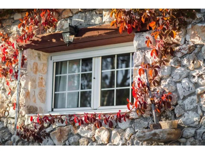 Lithahiro stone house