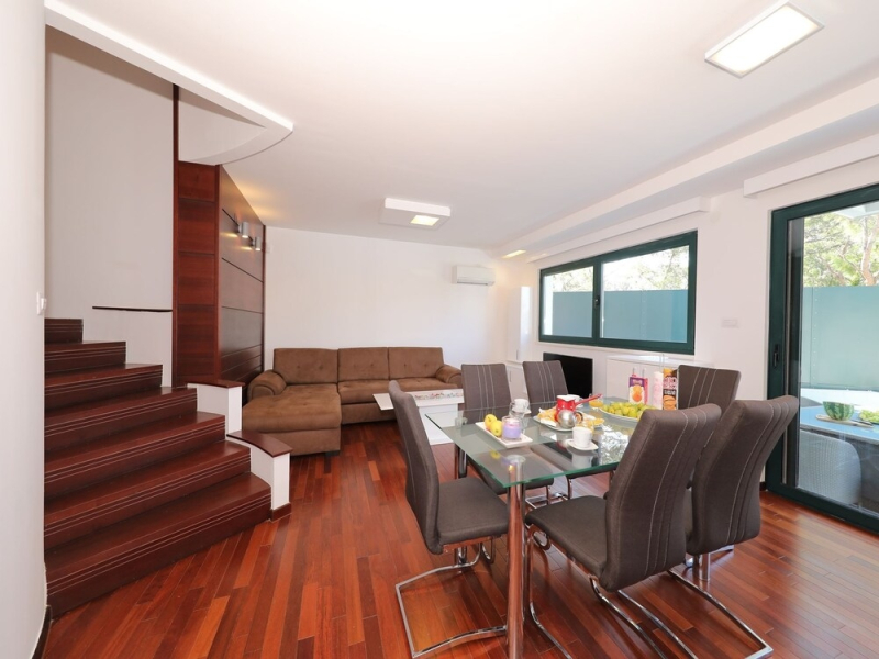 Charming Apartment in Seline Dalmatia With Sea View