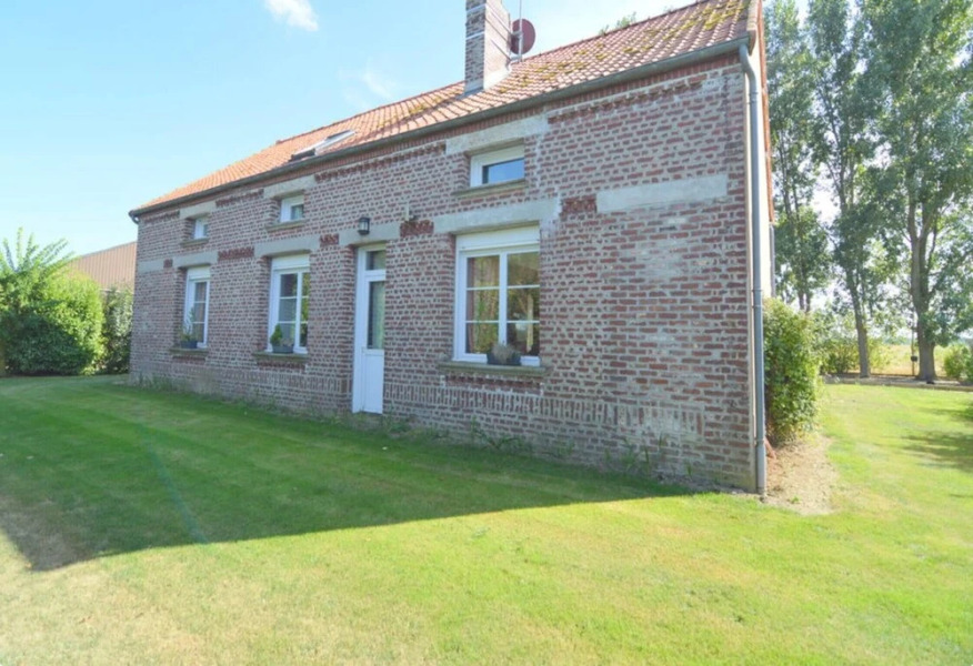 House With 4 Bedrooms in Jumel, With Furnished Garden and Wifi - 80 km