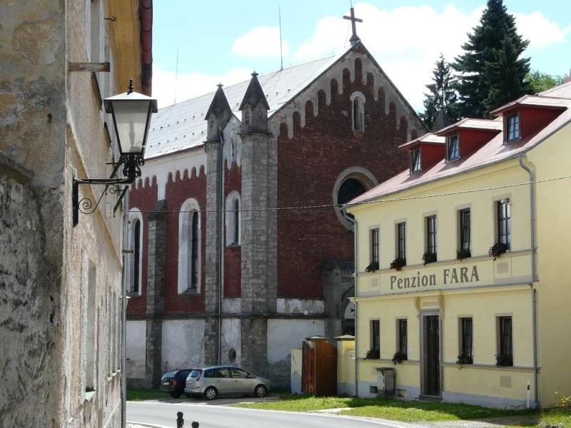 Restaurace a Penzion Fara