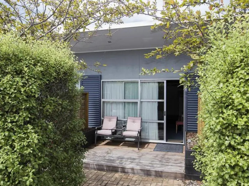 The Claremont Motels & Apartments