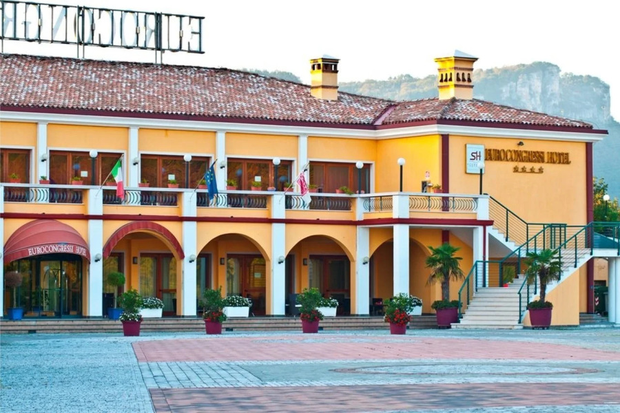 Отель La Rondinaia in Eurocongressi