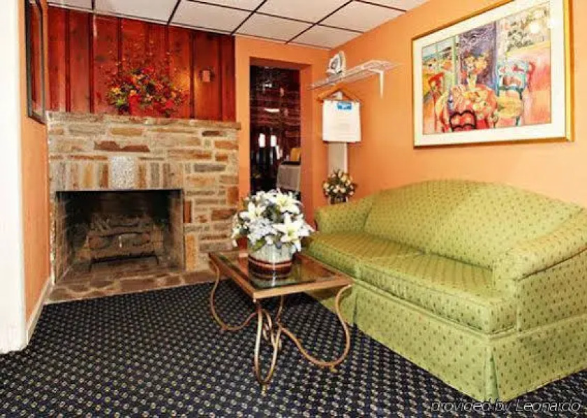 Rodeway Inn & Suites