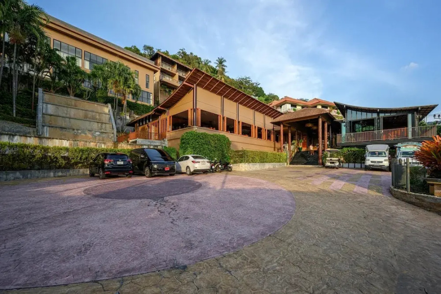 Отель Karon Phunaka Resort & Spa