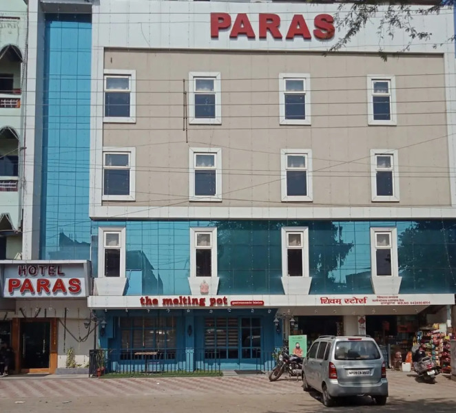 Hotel Paras