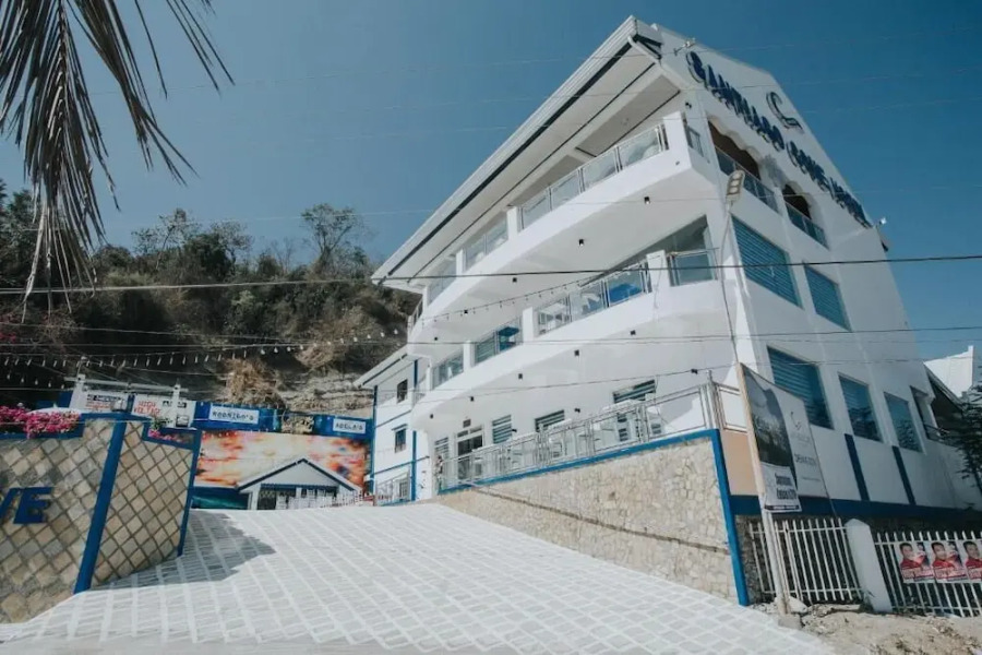 Santiago Cove Hotel and Restaurant