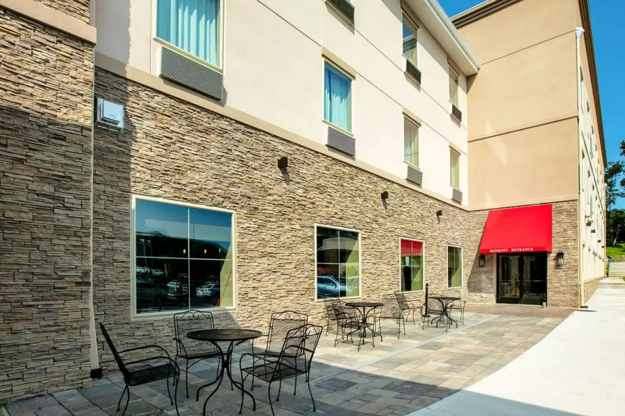 Comfort Suites Fishkill near Interstate 84