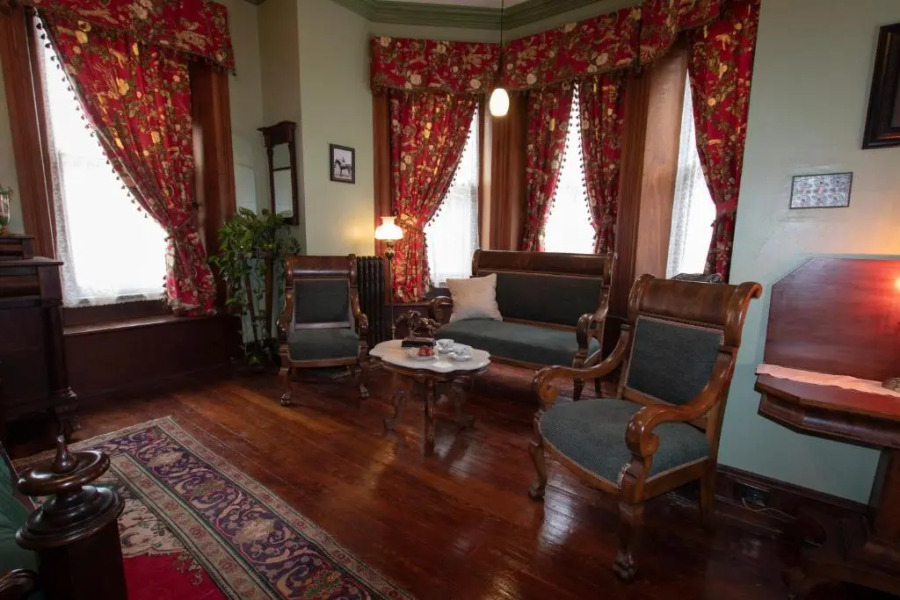 Gifford-Risley House Bed and Breakfast