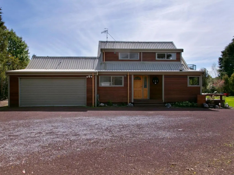 Riverstone House - Turangi Holiday Home