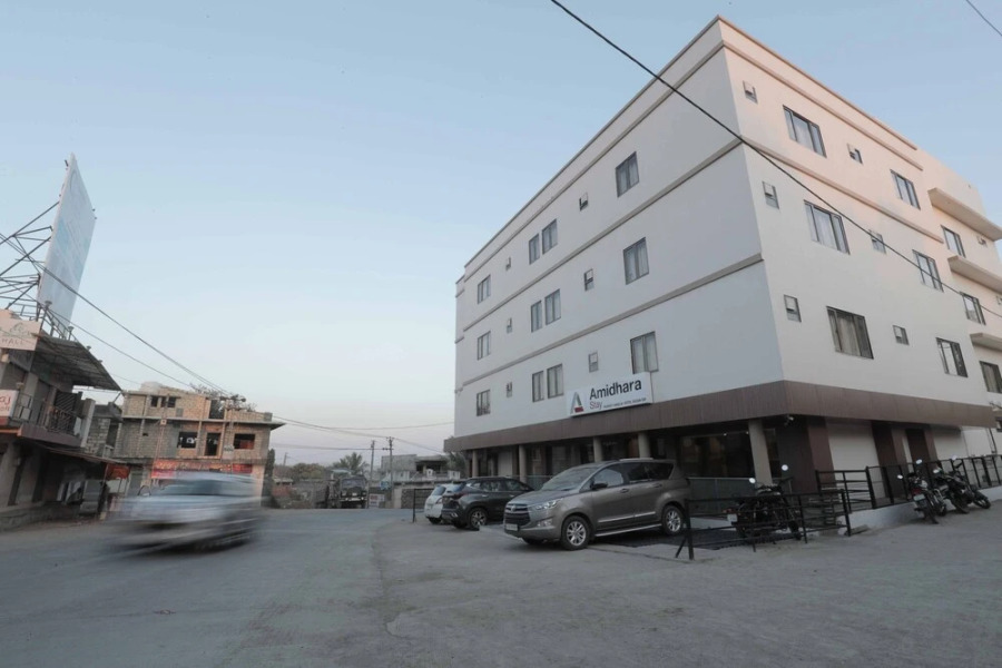 Pride Biznotel Gir Sasan