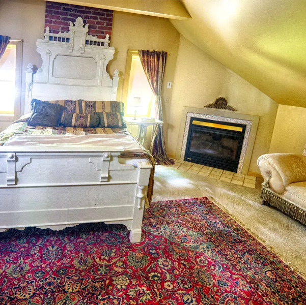 Candlelight Inn Bed & Breakfast