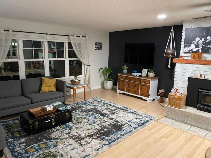 ⋆ 7 person Hot Tub and Fire Pit, Shawnigan Lake ⋆