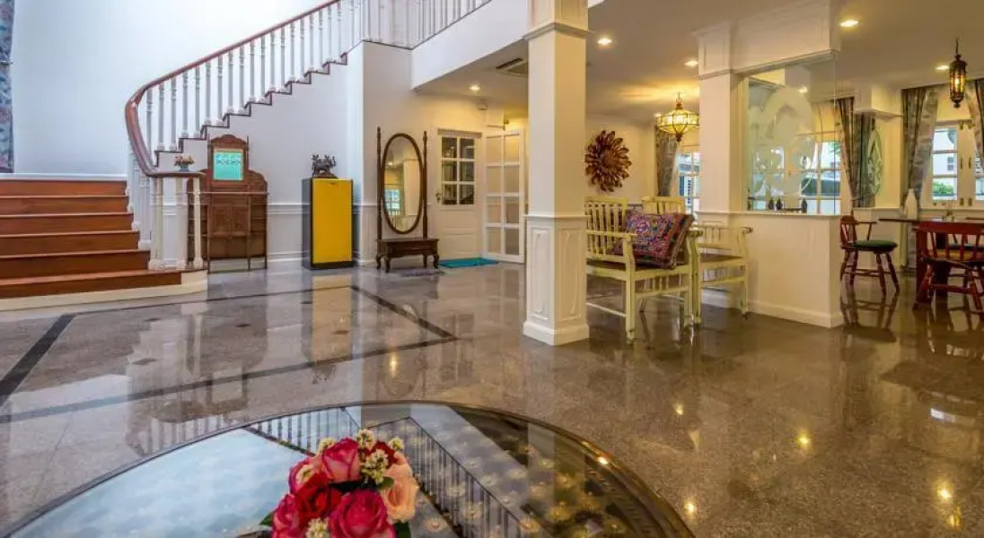 Chiangmai Singharat Road Villa