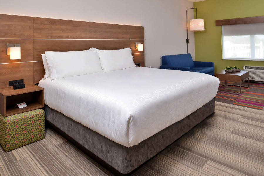 Holiday Inn Express & Suites Wildwood The Villages by IHG