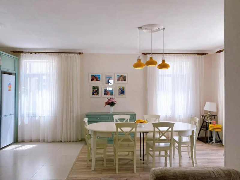 Adorable 3 bedroom home next to the beach