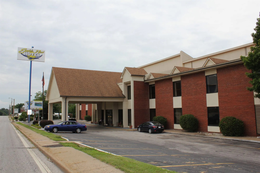 Eagles Nest Hotel