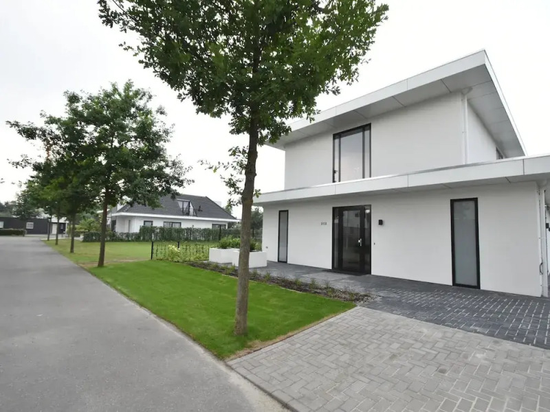 Modern Villa with Hot Tub & Sauna in Harderwijk Flevoland
