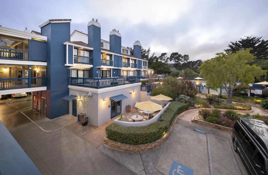 Mariposa Inn & Suites