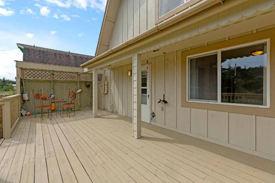 Surf Watch House in Copalis Beach