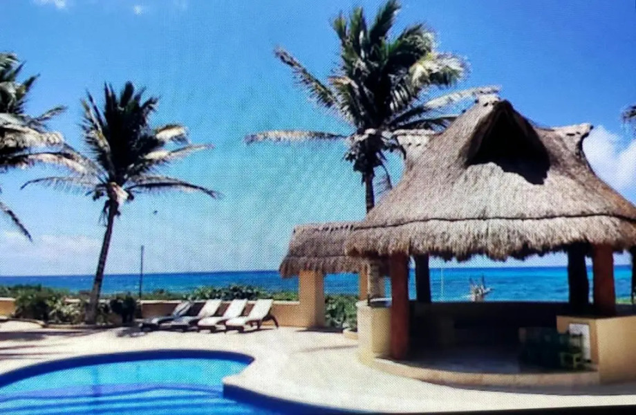 Villa Jaguar Beachfront Luxery 2b2bth SUPER LUX Pool jacuzzi