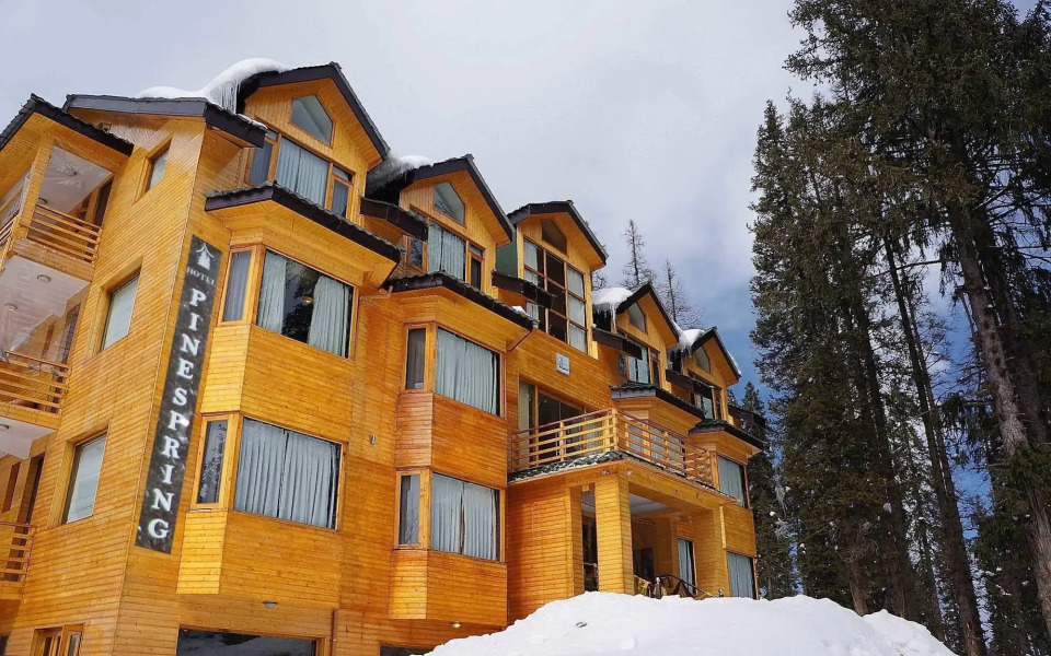 Hotel Pine Spring Gulmarg