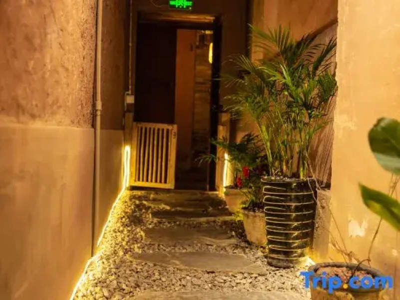 Weishan over the clouds of the mountain homestay