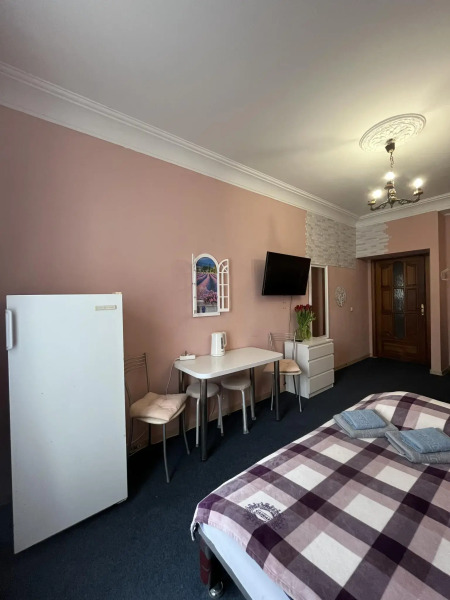 Меблированная комната Family House (Фэмили Хаус) на проспекте Независимости