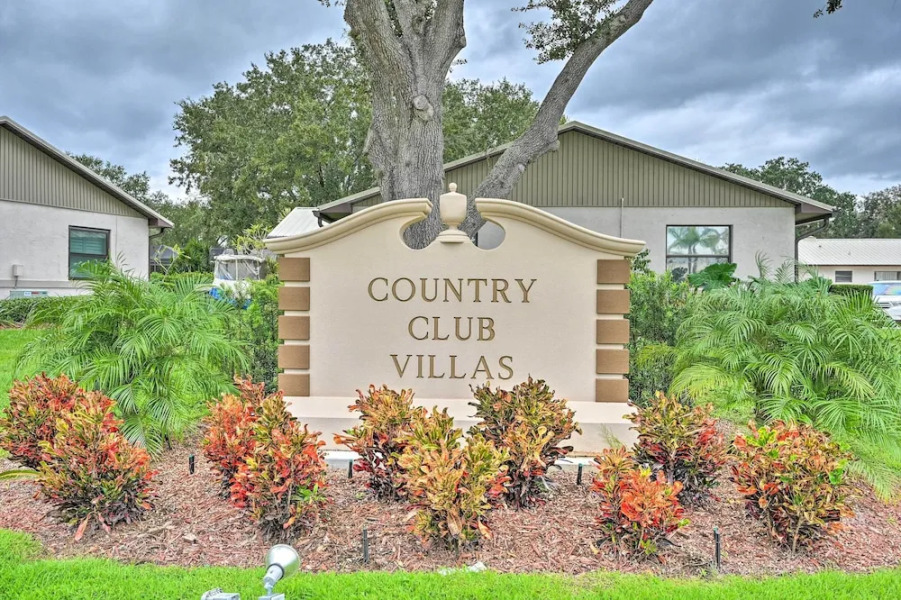 Grill, Lanai & Pool Access: Charming Sebring Villa
