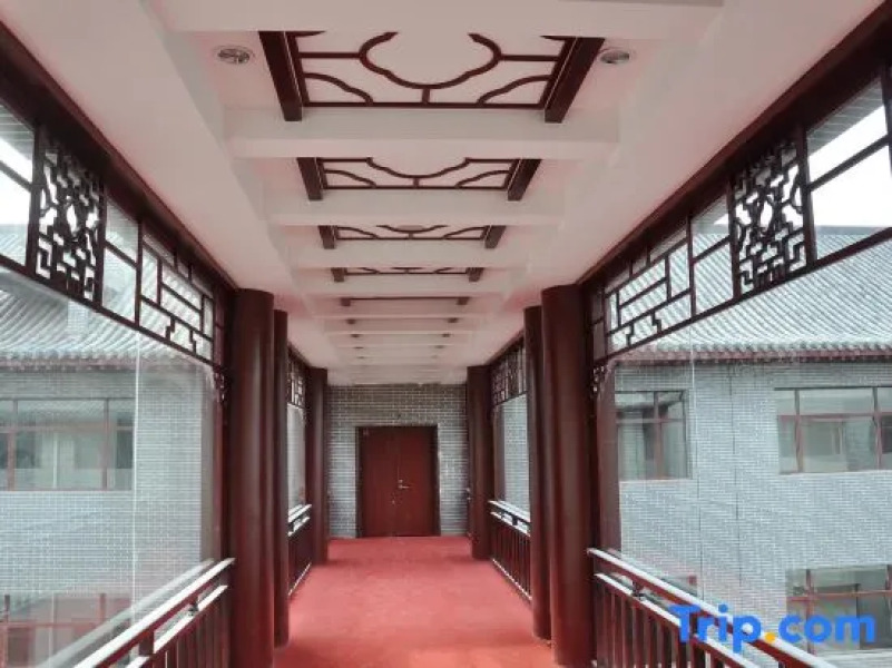 Huanghe Jingdu Hotel