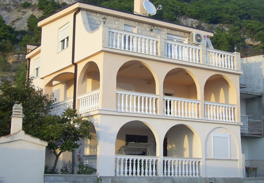 Apartment Lile - comfortable apartment and 3 bedrooms: A1 Pisak, Riviera Omis