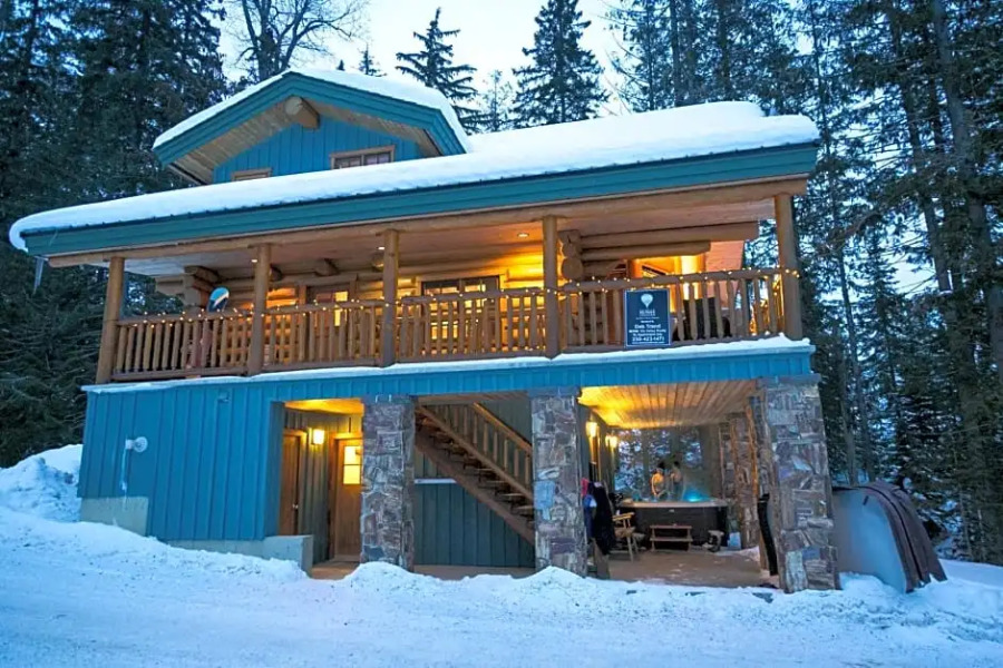 Snow Creek Cabins by Fernie Lodging Co