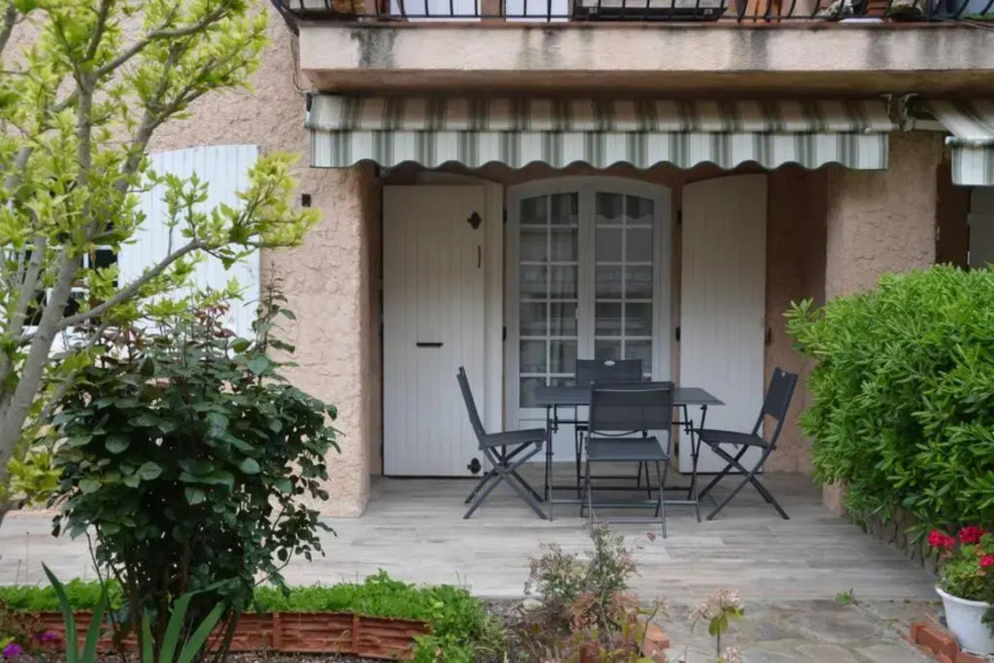 Superbe T2 lumineux 3*** 10 mn à pied de la plage