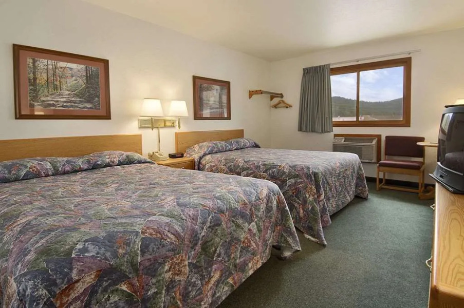 Super 8 Hill City/Mt Rushmore/ Area