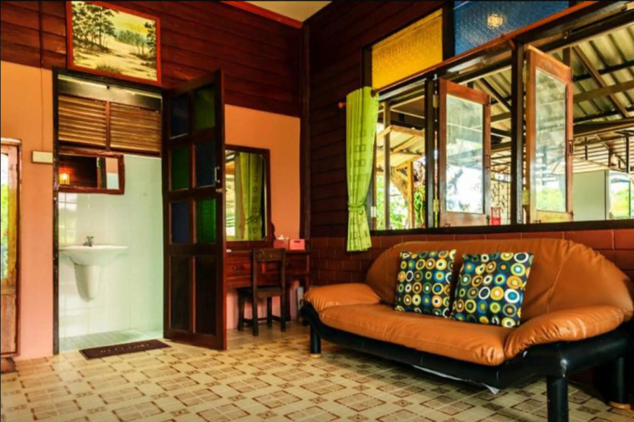 Pop Riverside Homestay