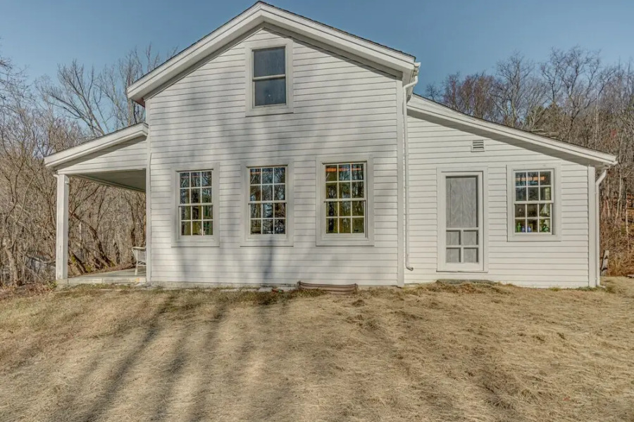 Cozy Berkshires Cottage w/ 11 Private Acres!