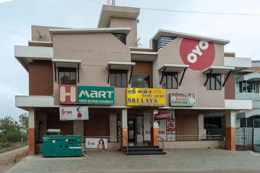 Oyo 29278 Sri Laya Guest House