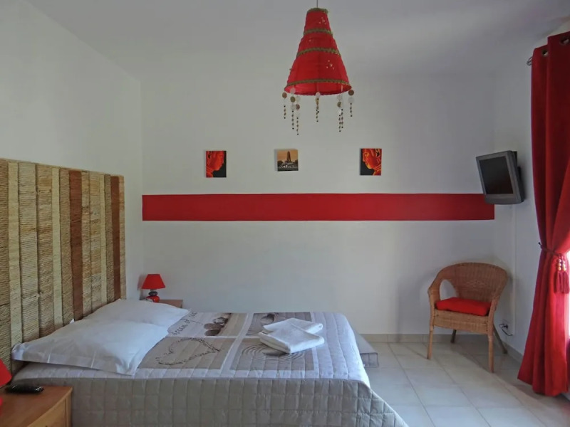 Alluring Holiday Home in Callian With Private Swimming Pool