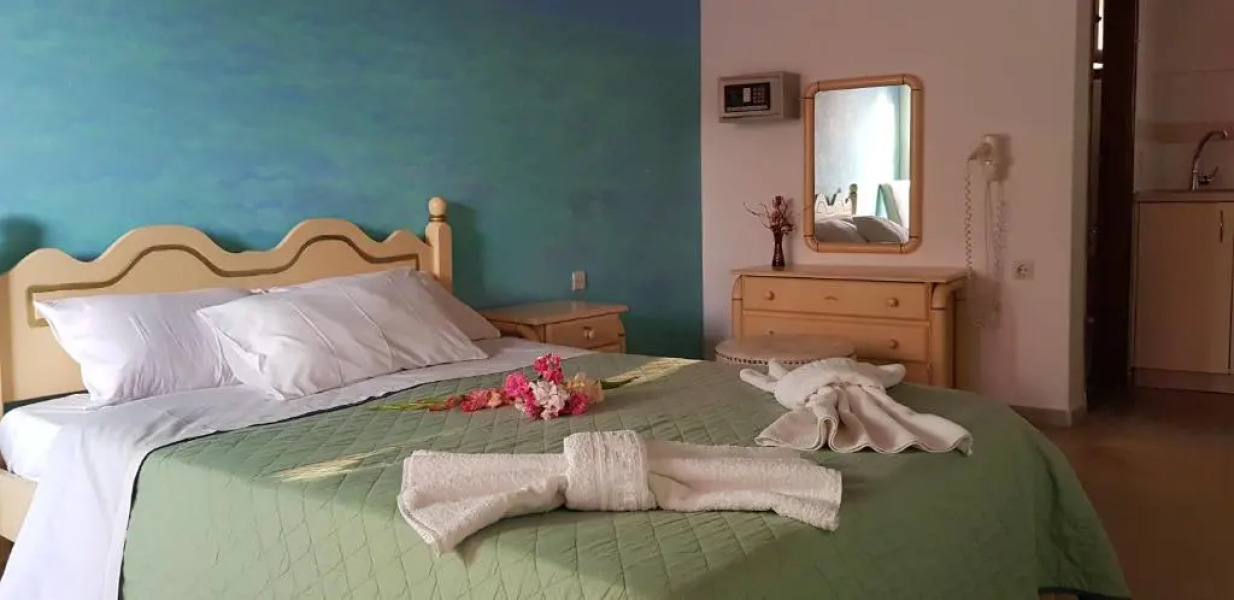 Elena's Seaside Apartments & Studios