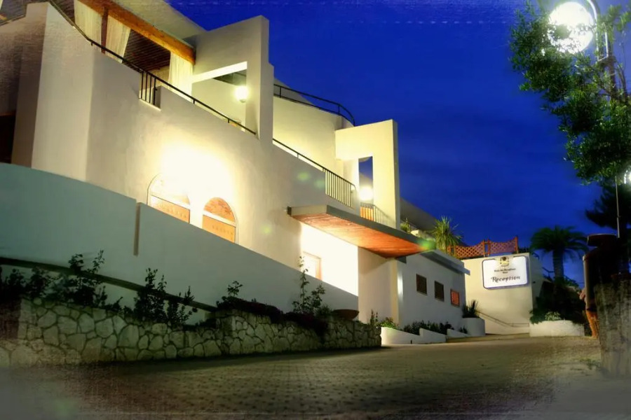 Hotel Baia Dei Faraglioni