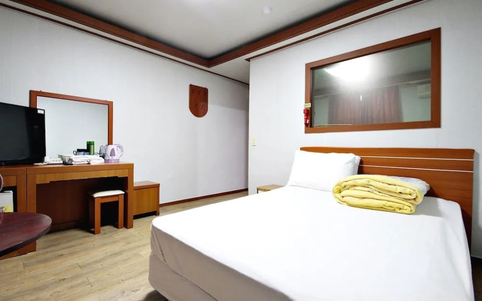 Wanju Bongdong Gangbyeon Hue