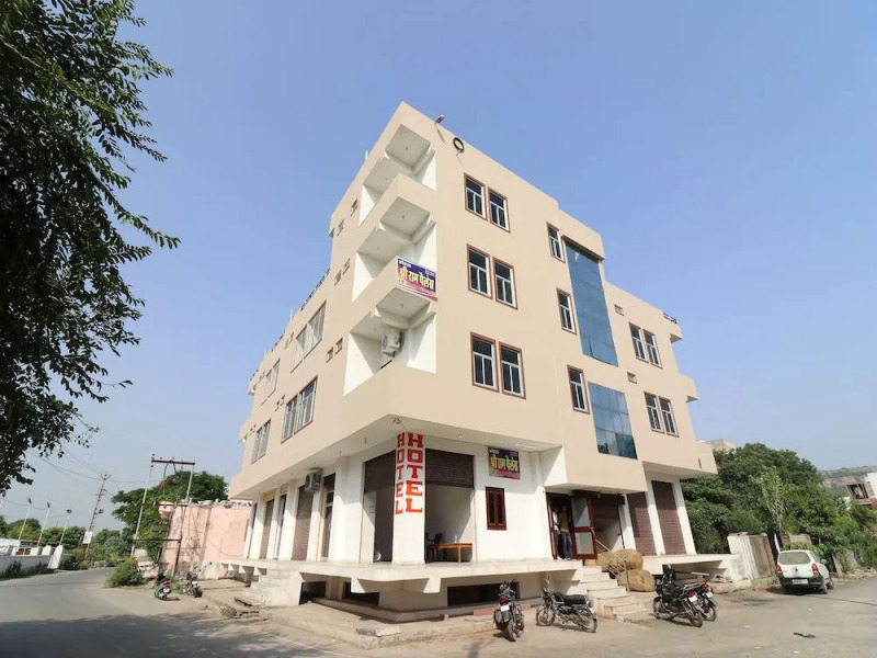 OYO 19827 Shree Ram Palace