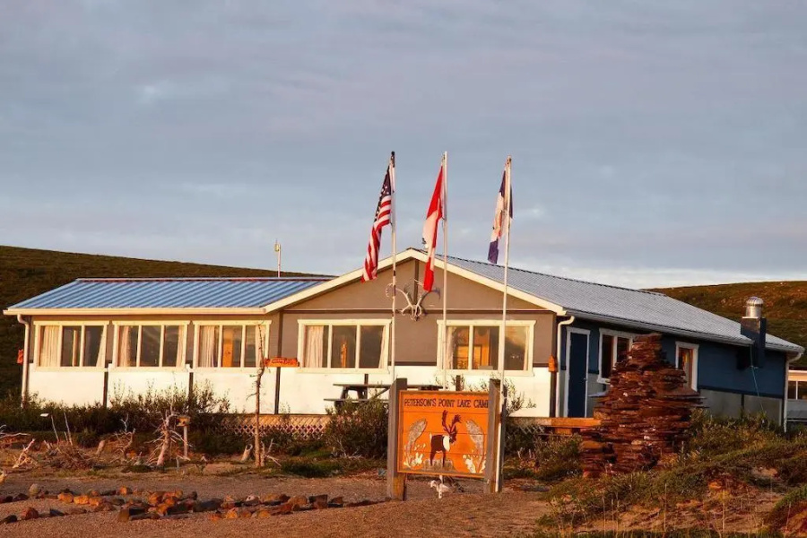 Peterson's Point Lake Lodge