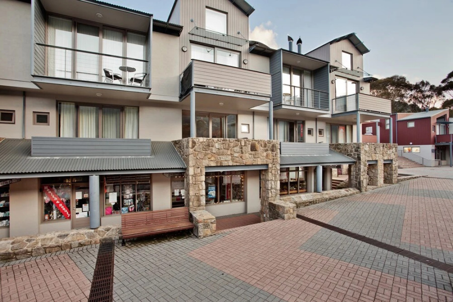 Nanook Thredbo Squatters Run