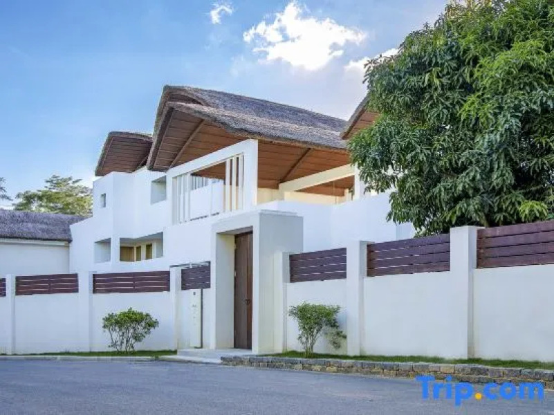 Blonsay Tropical Rainforest Resort Hotel