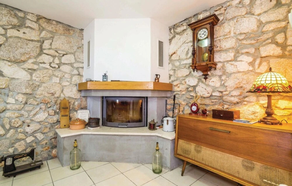 Stunning Home in Sabljici With Wifi and 3 Bedrooms