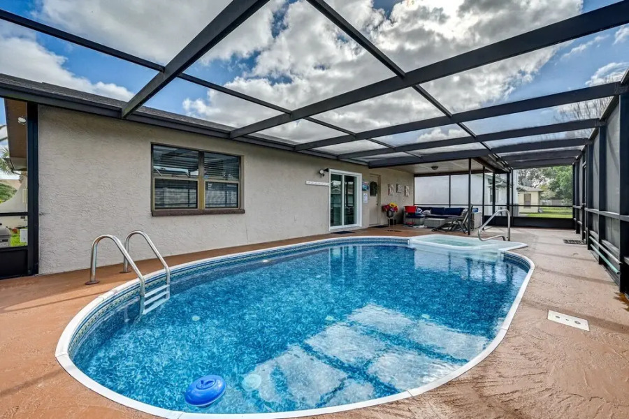 Port Richey Home w/ Pool, Near Beach Park!