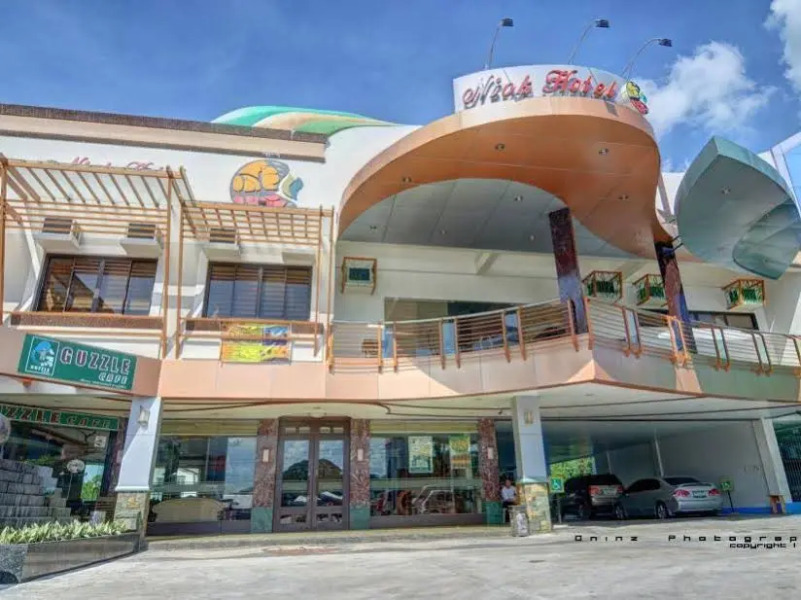 RedDoorz Premium @ Nick Hotel Gerona Tarlac