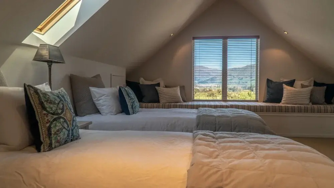 Expansive Family Retreat With Stunning Views of Lake Wanaka and the Mountains