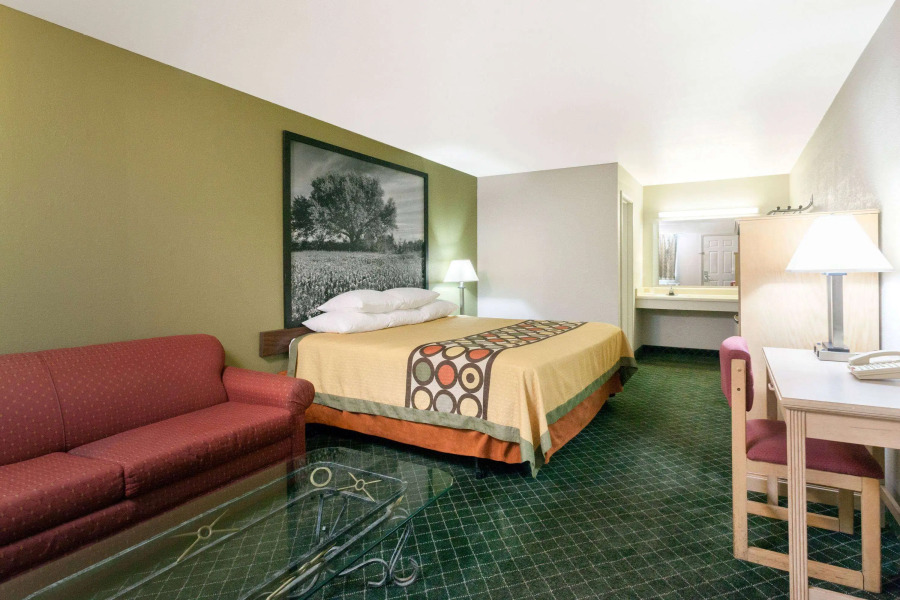 Super 8 by Wyndham Fredericksburg