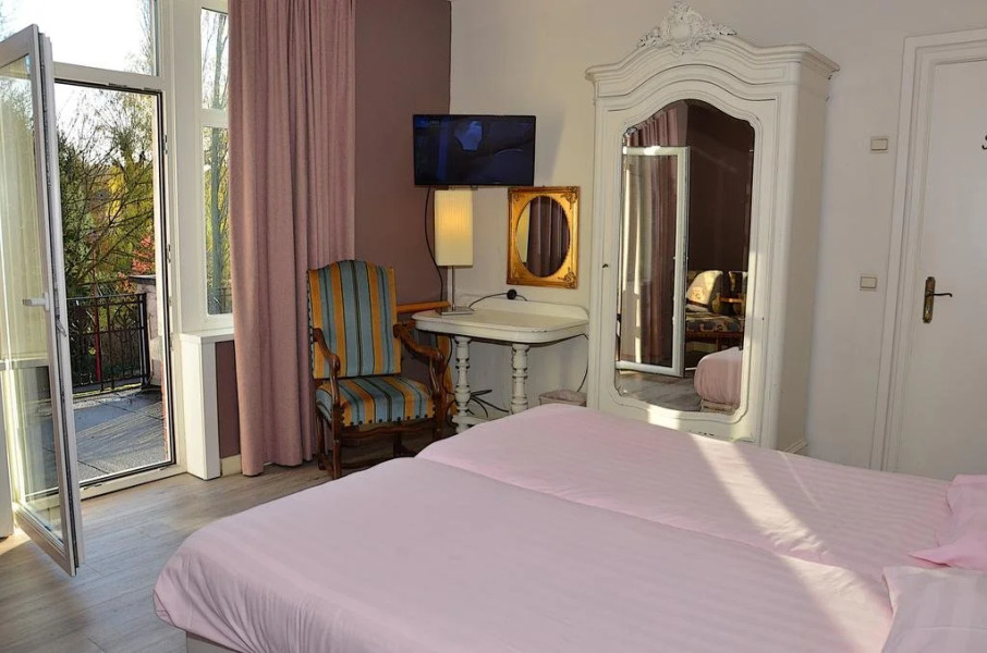 Hotel Restaurant Brasserie Kanne & Kruike